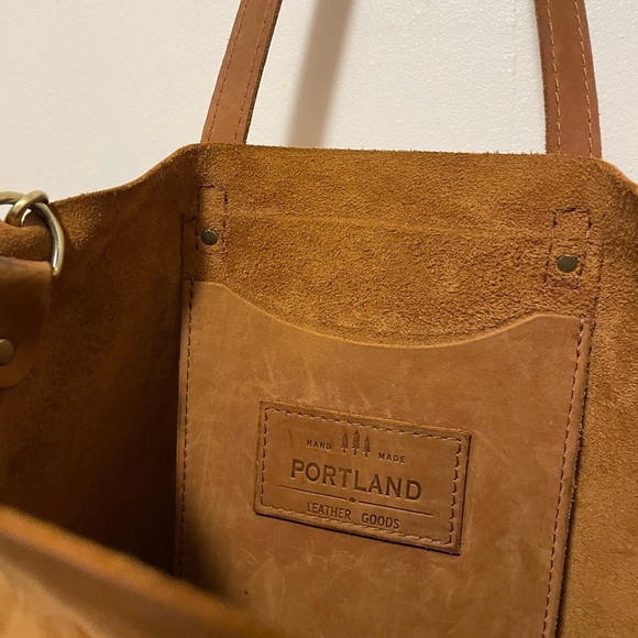 Portland Leather Large Crossbody Tote - Honey - Picture 4 of 4